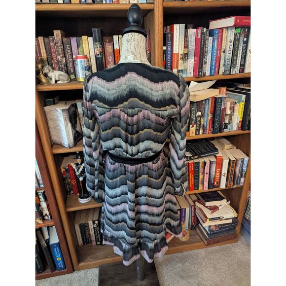 Diane Von Furstenberg Multicolor Wavy Patterned 100% Silk "Lizbeth" Dress, Size - Picture 2 of 7